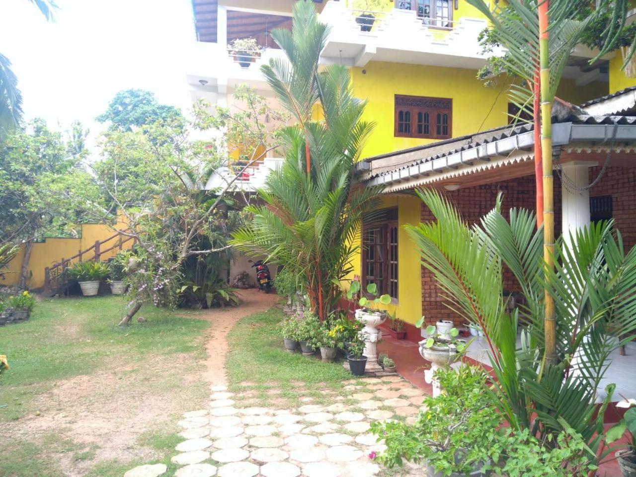 Yellowappartments Hikkaduwa Bagian luar foto