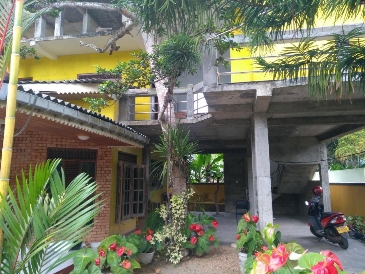 Yellowappartments Hikkaduwa Bagian luar foto